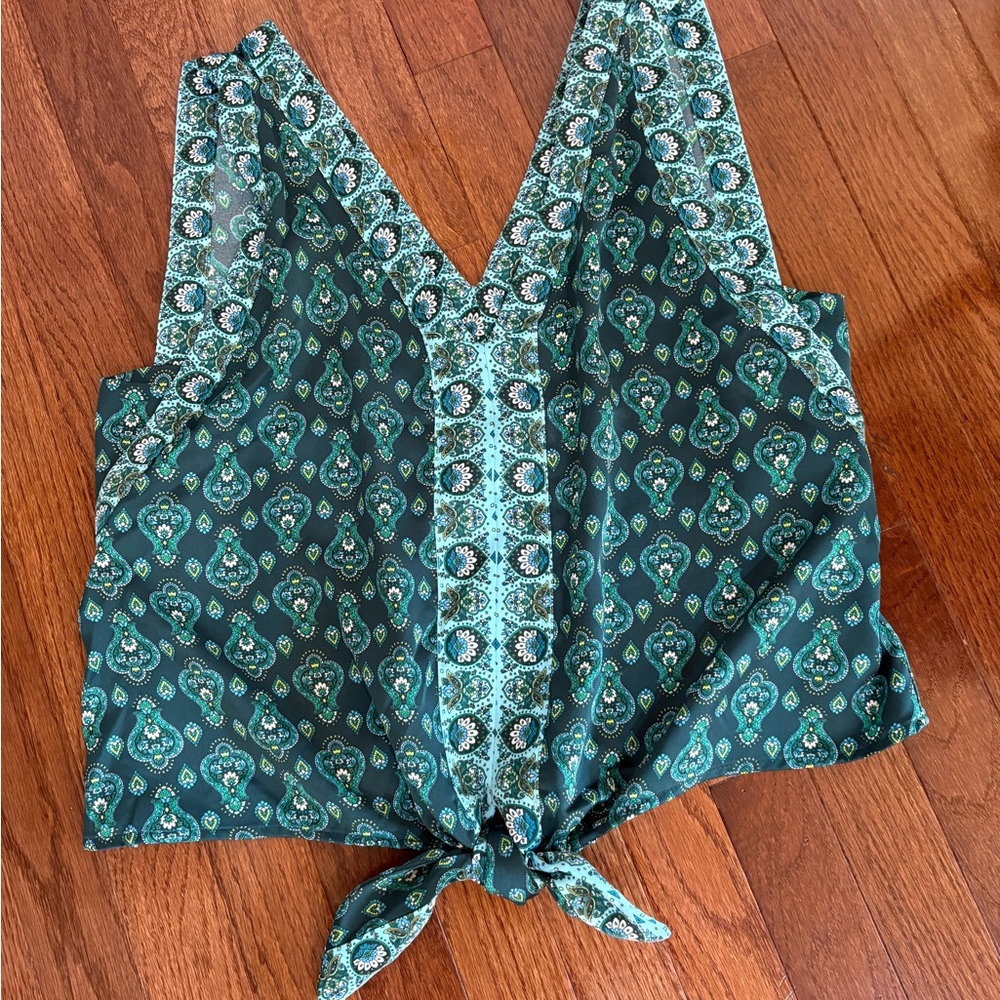 Floral Medallion Tie Front V-Neck Shell